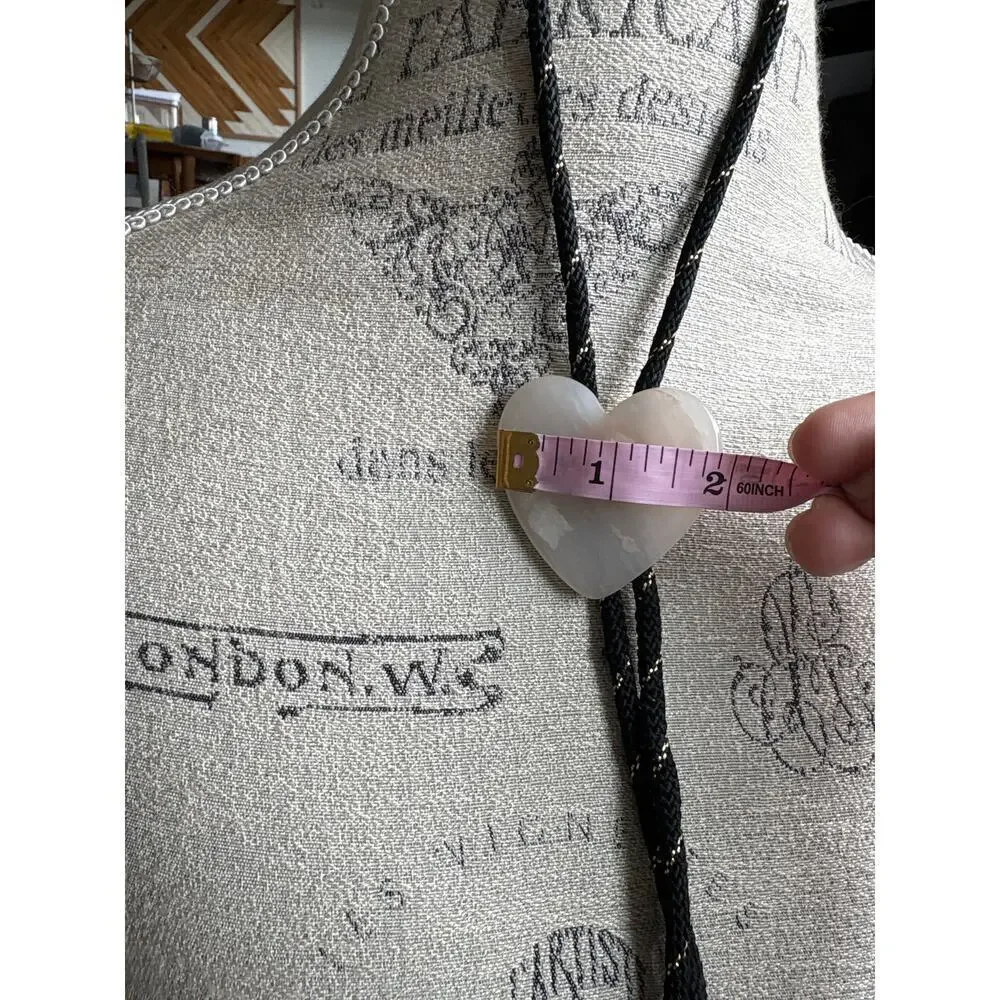 Heart-Shaped White Stone Bolo Tie – Coquette Western Unisex Festival - Picture 3 of 3